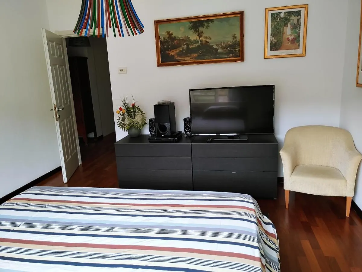 Cottage Lake Lisanza Sesto Calende 0*,  Italien